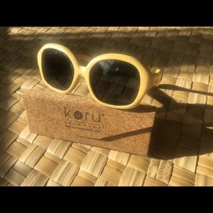 Polarized Bamboo Sunnies with Foldable Cork Case.